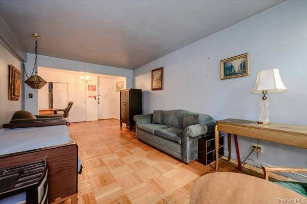 33-44 93rd ST #1-P, Jackson Heights, NY 11372