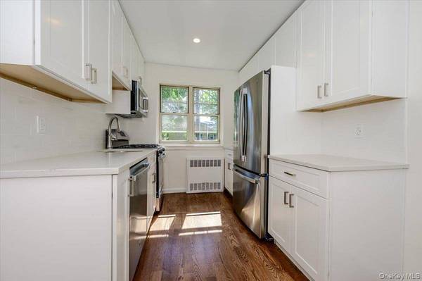 2 N Lewis PL #1.4B, Rockville Centre, NY 11570