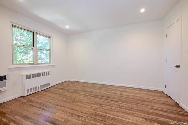 2 N Lewis PL #1.4B, Rockville Centre, NY 11570