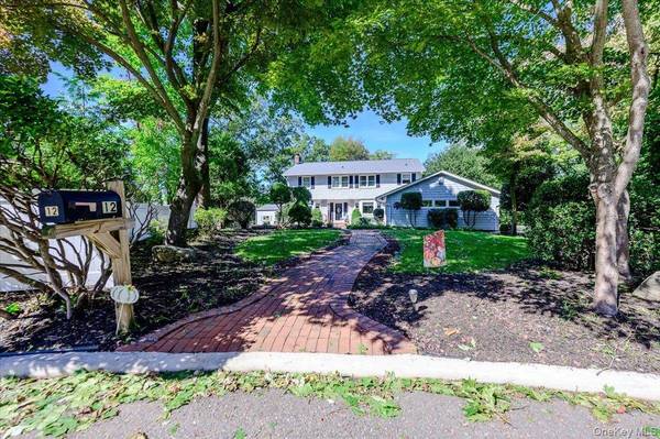 12 Knoll Crest, Miller Place, NY 11764