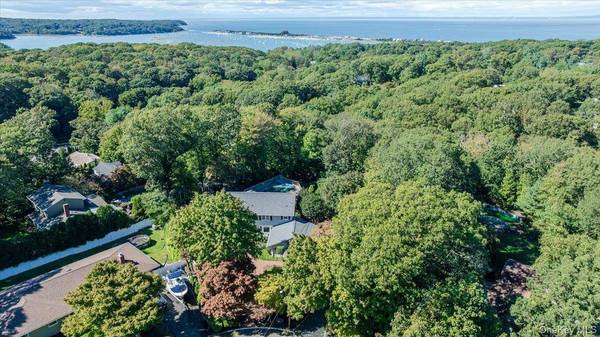 12 Knoll Crest, Miller Place, NY 11764