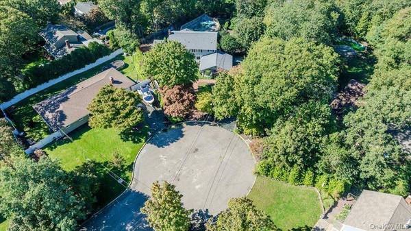 12 Knoll Crest, Miller Place, NY 11764