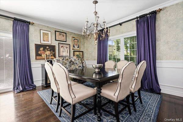 76 Bay RD, Huntington, NY 11743