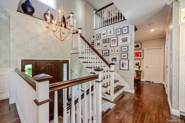 76 Bay RD, Huntington, NY 11743