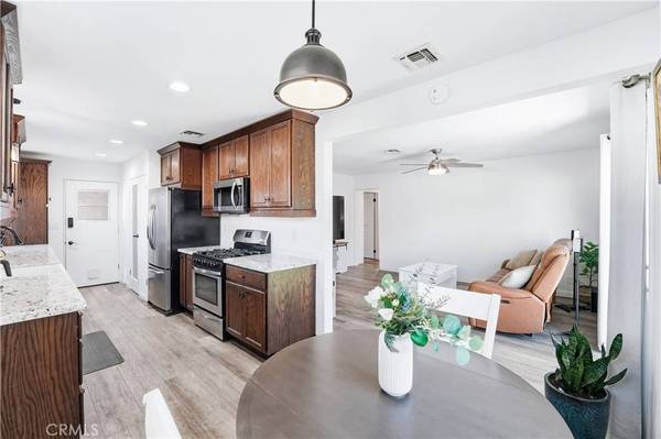 21005 Longworth, Lakewood, CA 90715