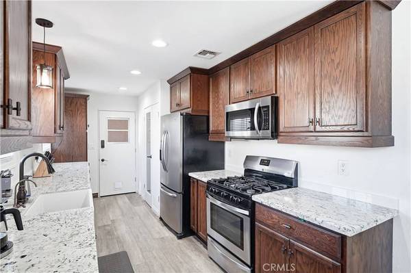 21005 Longworth, Lakewood, CA 90715