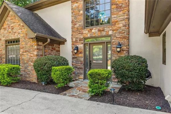 5380 Bannergate DR, Johns Creek, GA 30022