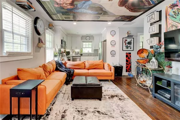 569 Woods DR NW, Atlanta, GA 30318