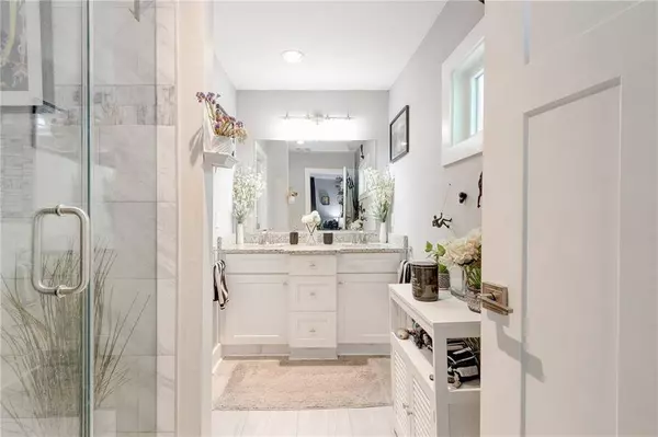 569 Woods DR NW, Atlanta, GA 30318