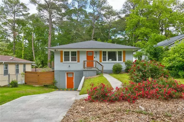 569 Woods DR NW, Atlanta, GA 30318