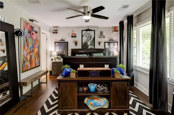 569 Woods DR NW, Atlanta, GA 30318