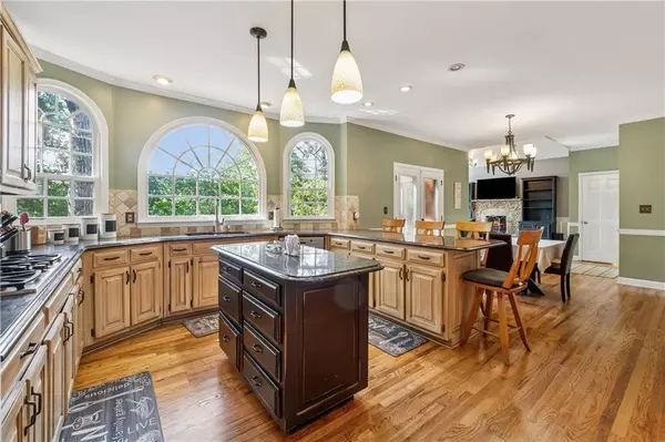 3775 Banyon LN, Alpharetta, GA 30022