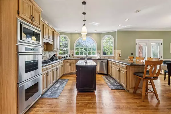 3775 Banyon LN, Alpharetta, GA 30022