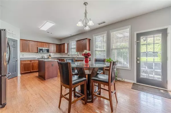 1031 High Tide CT, Loganville, GA 30052