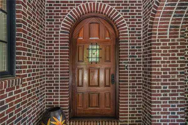 927 Berkshire RD NE, Atlanta, GA 30324