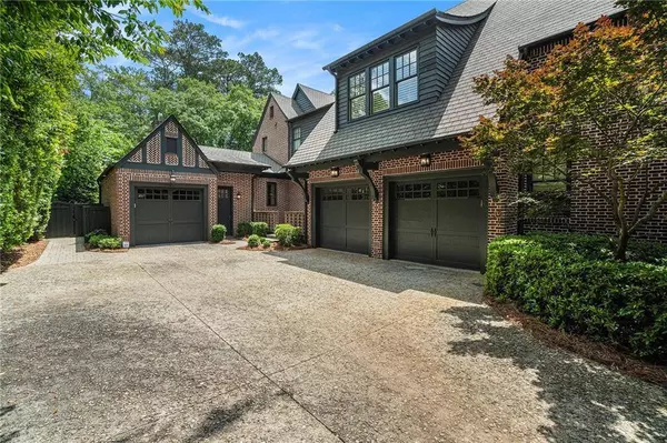 927 Berkshire RD NE, Atlanta, GA 30324