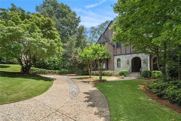 927 Berkshire RD NE, Atlanta, GA 30324