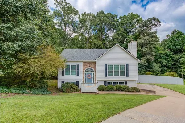 1925 Hampton Creek LN, Hoschton, GA 30548