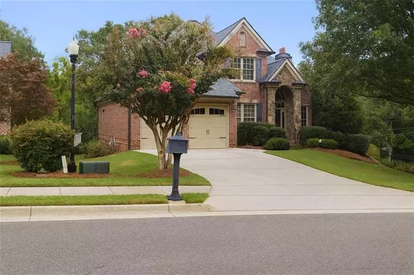 306 Vinings WALK, Gainesville, GA 30501