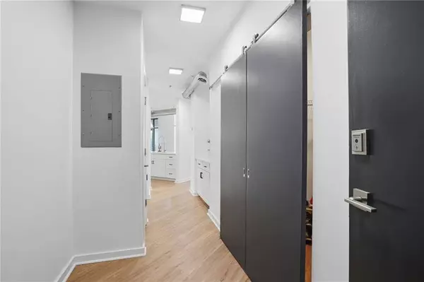 260 18th ST NW #10211, Atlanta, GA 30363