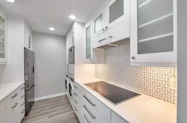 1074 Peachtree WALK NE #B504, Atlanta, GA 30309