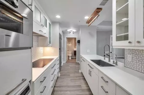 1074 Peachtree WALK NE #B504, Atlanta, GA 30309