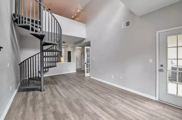 1074 Peachtree WALK NE #B504, Atlanta, GA 30309