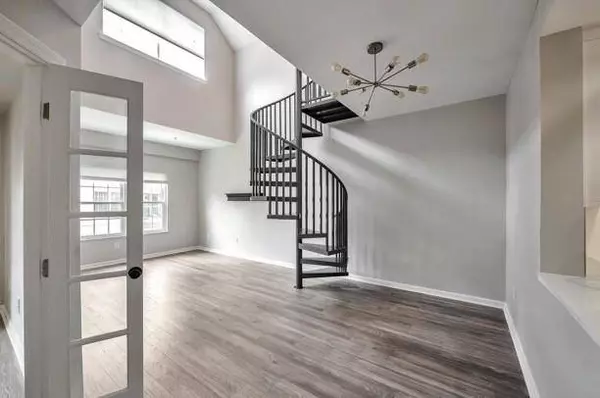 1074 Peachtree WALK NE #B504, Atlanta, GA 30309