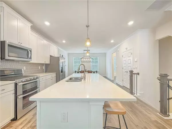 1160 Kendron LN #16, Atlanta, GA 30329