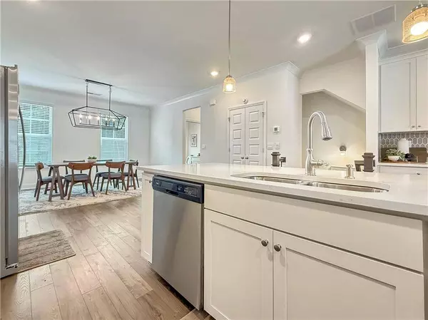 1160 Kendron LN #16, Atlanta, GA 30329