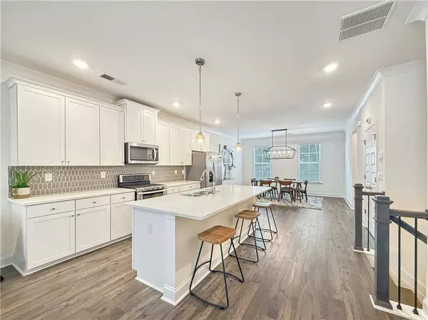 1160 Kendron LN #16, Atlanta, GA 30329