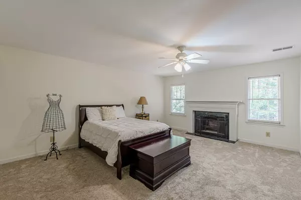 Dunwoody, GA 30350-5200,4101 Dunwoody Club Dr #49
