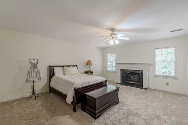 4101 Dunwoody Club Dr #49, Dunwoody, GA 30350-5200
