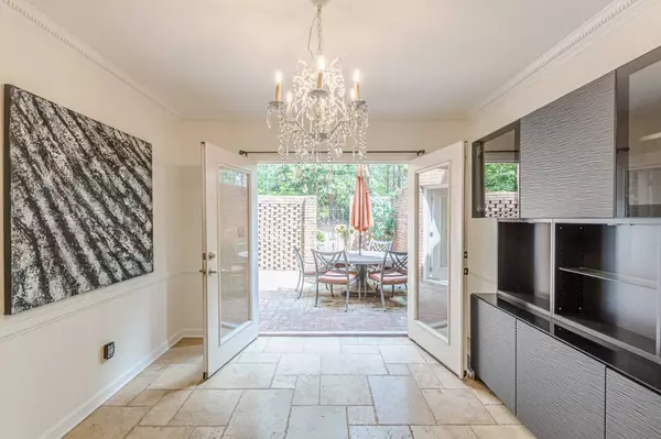 4101 Dunwoody Club Dr #49, Dunwoody, GA 30350-5200