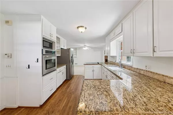 4984 Wickford WAY, Atlanta, GA 30338