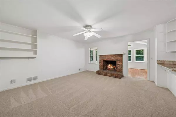 4984 Wickford WAY, Atlanta, GA 30338