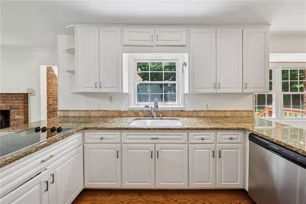 4984 Wickford WAY, Atlanta, GA 30338