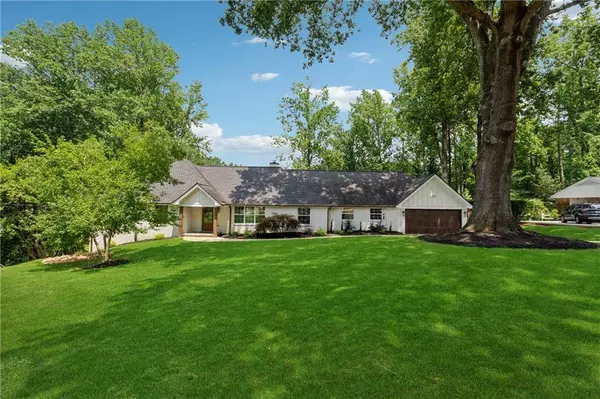 690 Amberidge TRL, Atlanta, GA 30328