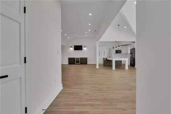 1365 Oakhaven DR, Roswell, GA 30075