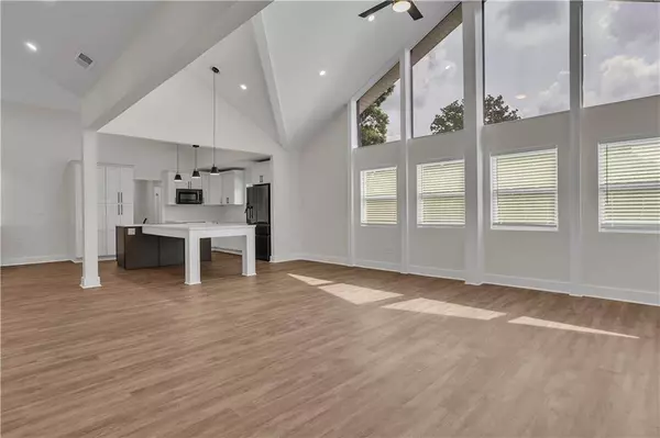 1365 Oakhaven DR, Roswell, GA 30075