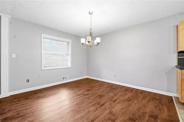 190 Crestwood CT, Alpharetta, GA 30009