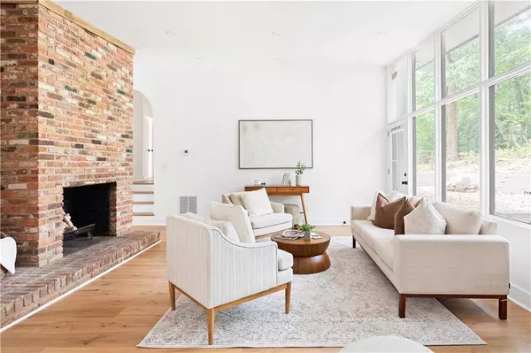 2873 Bob White DR SW, Atlanta, GA 30311