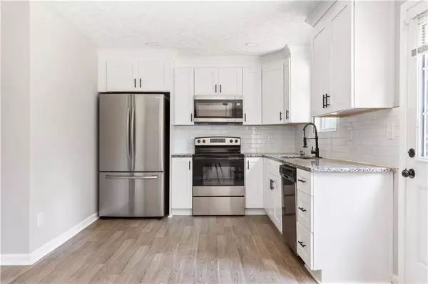 5484 Denny DR, Atlanta, GA 30349