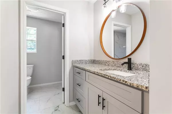 5484 Denny DR, Atlanta, GA 30349