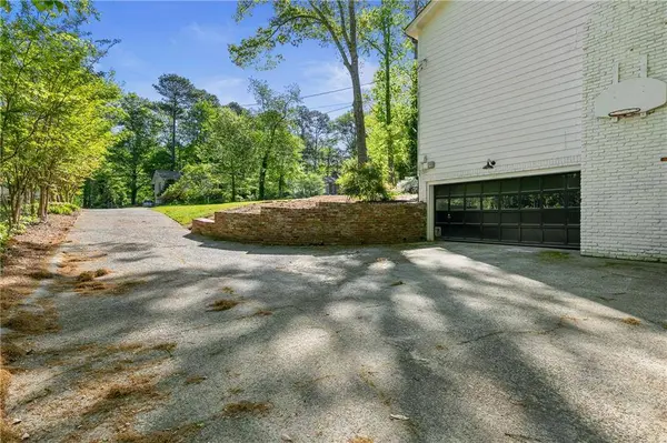 2212 Brookfield DR, Lawrenceville, GA 30043