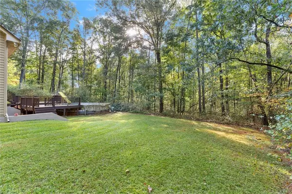 105 Holcomb RD, Dawsonville, GA 30534