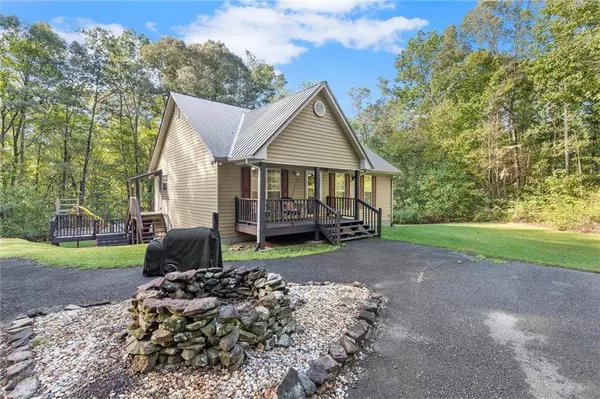 105 Holcomb RD, Dawsonville, GA 30534