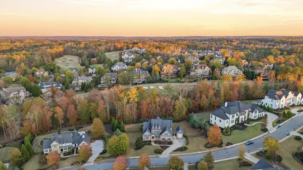 1021 Summit View Ln, Alpharetta, GA 30004-5888