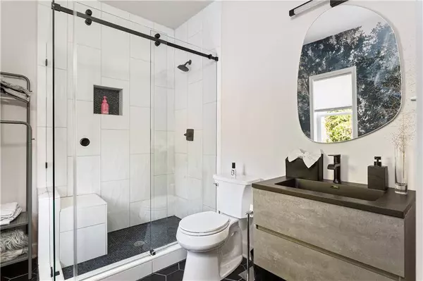 1984 Yellow Finch TRL SE, Atlanta, GA 30316