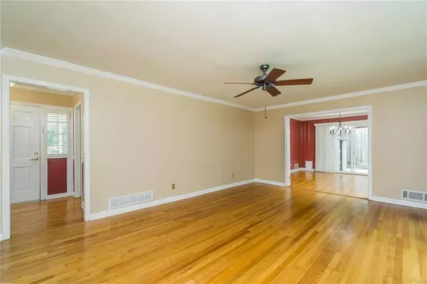 680 Carriage DR, Atlanta, GA 30328